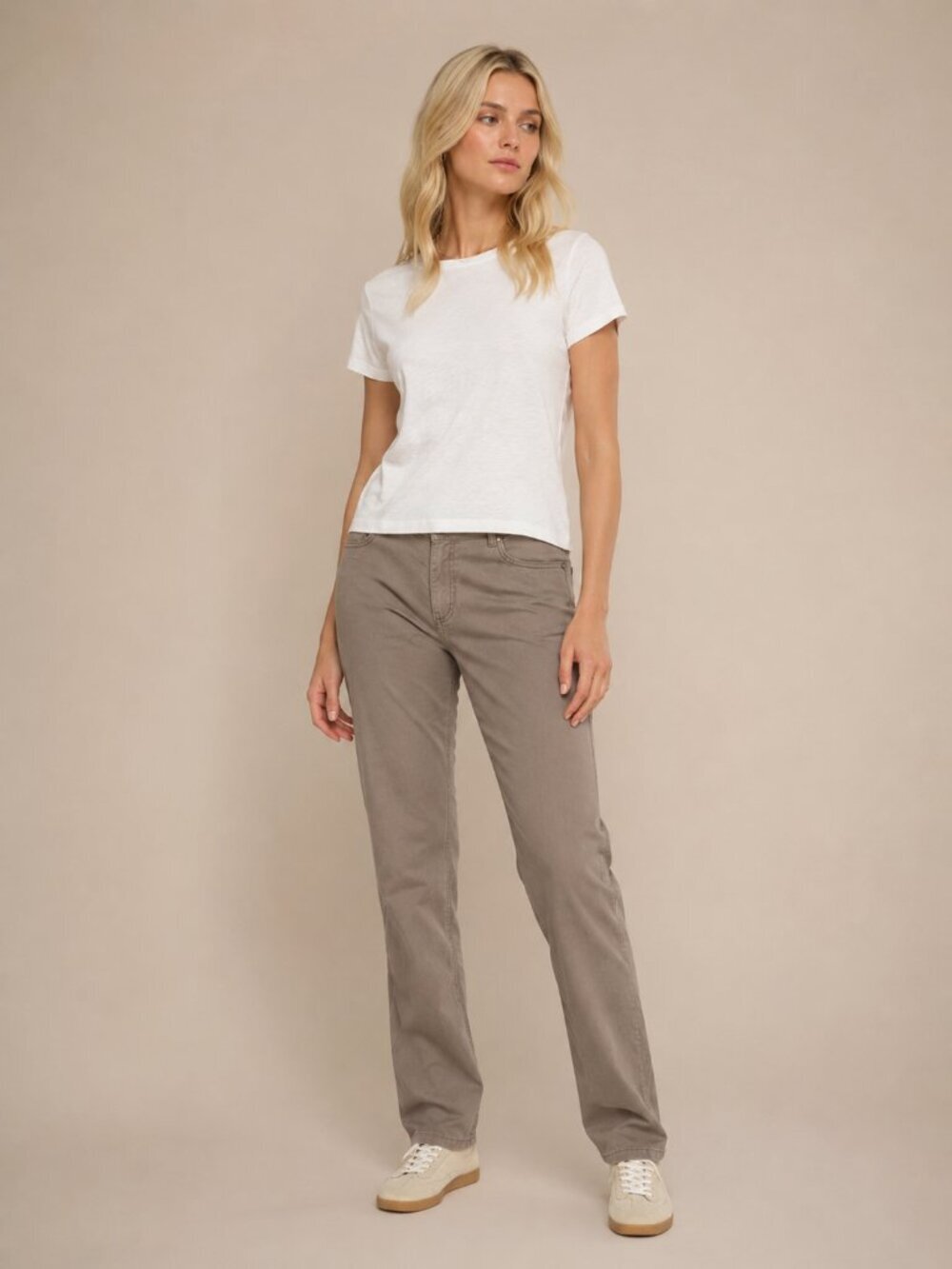 2/$30 Chicos Mid Rise Embroidered Rhinestone Bootcut Chino Grey 12 Short #A2896